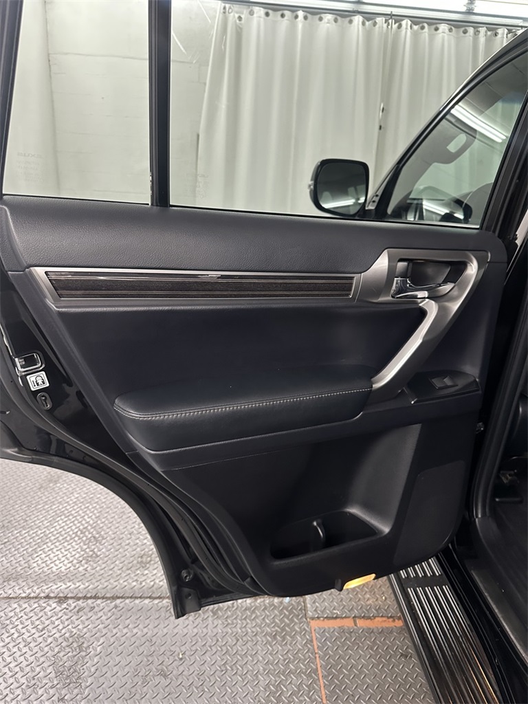 2023 Lexus GX 460 Premium Image 35 of 50