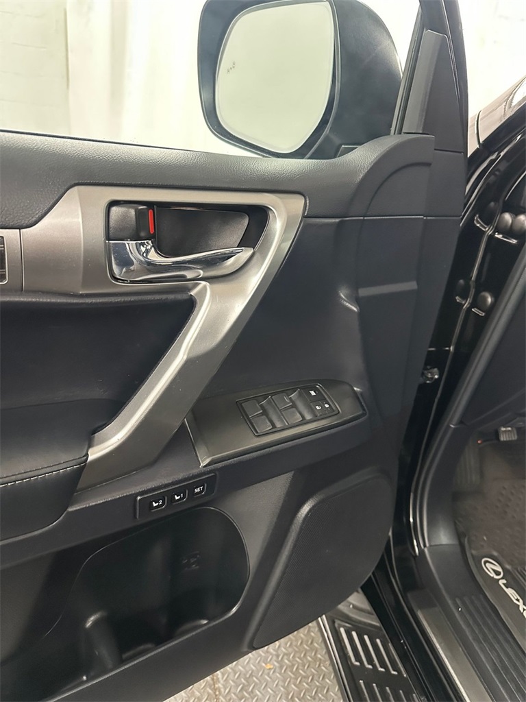 2023 Lexus GX 460 Premium Image 34 of 50