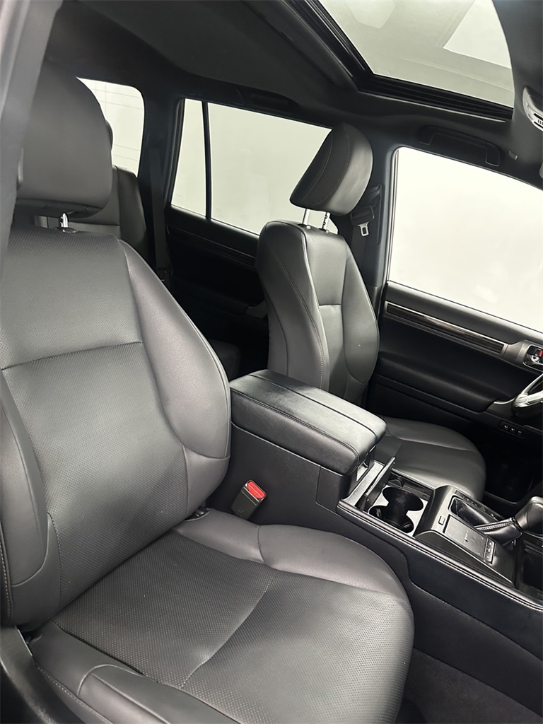 2023 Lexus GX 460 Premium Image 15 of 50