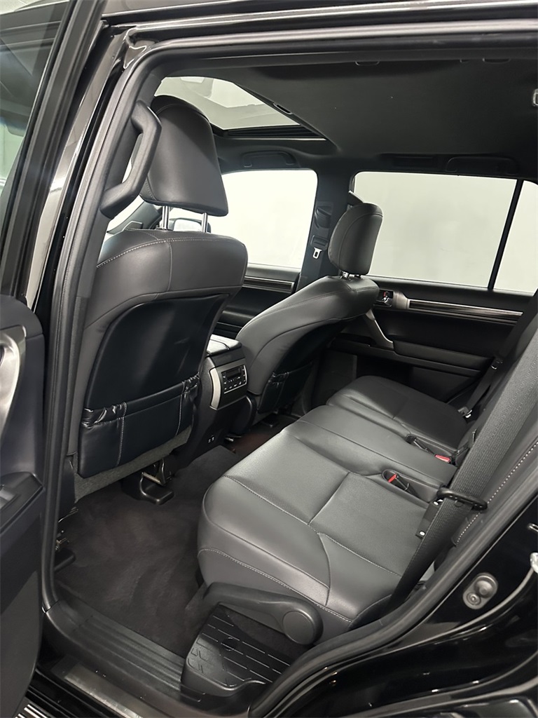 2023 Lexus GX 460 Premium Image 40 of 50