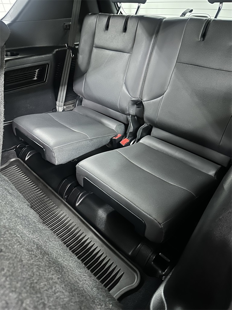 2023 Lexus GX 460 Premium Image 19 of 50