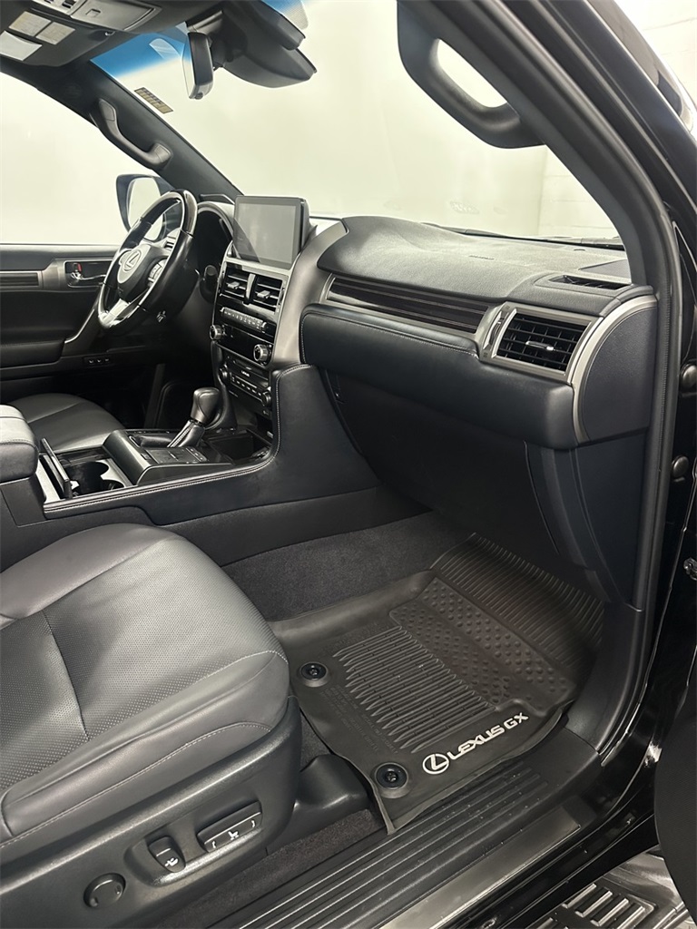 2023 Lexus GX 460 Premium Image 24 of 50