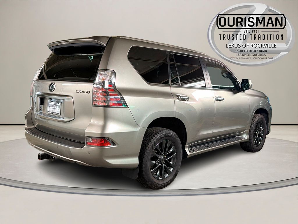 2023 Lexus GX 460 Premium Image 3 of 34