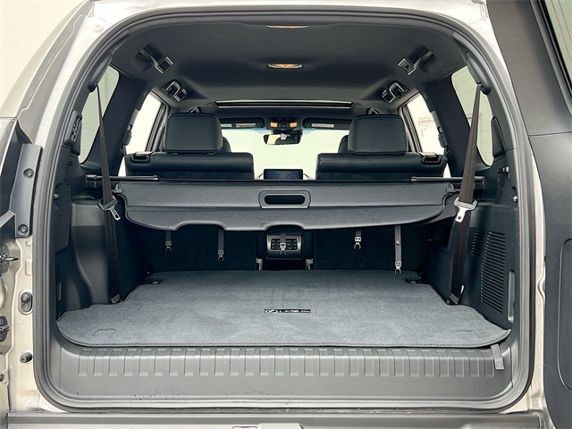 Vehicle image 29 of 36
