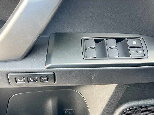 Vehicle image 19 of 36