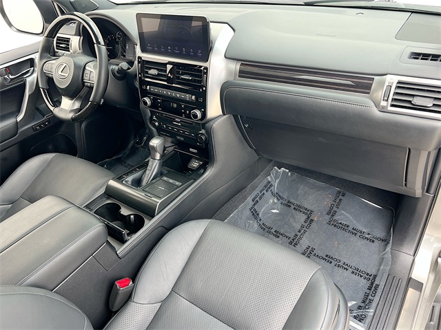 Vehicle image 33 of 36