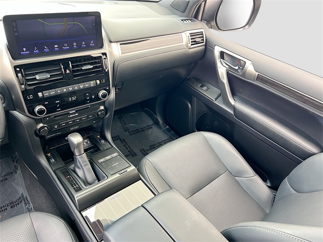 Vehicle image 26 of 36