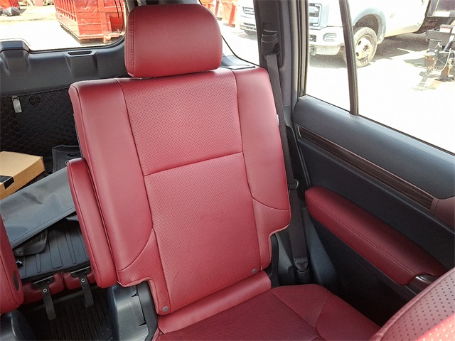 2023 Lexus GX 460 Luxury Image 17 of 31