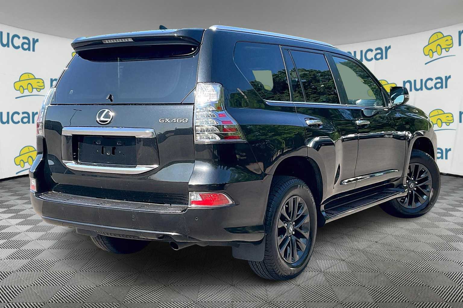 2023 Lexus GX 460 Premium Image 4 of 36