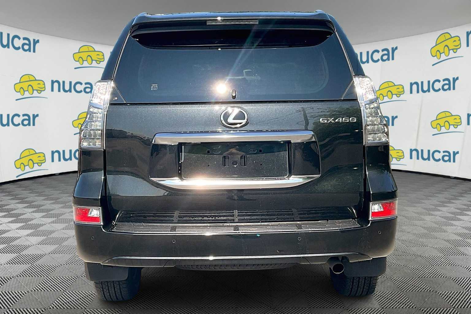 2023 Lexus GX 460 Premium Image 5 of 36