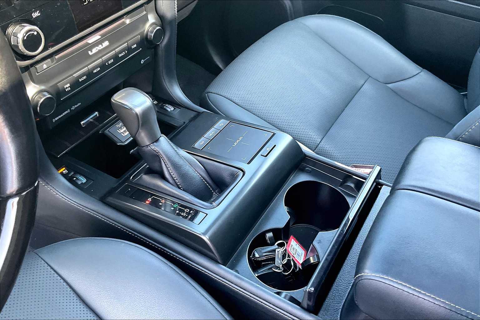 2023 Lexus GX 460 Premium Image 25 of 36