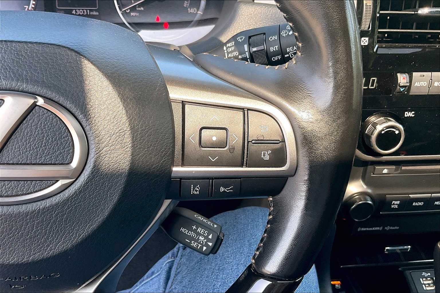 2023 Lexus GX 460 Premium Image 20 of 36