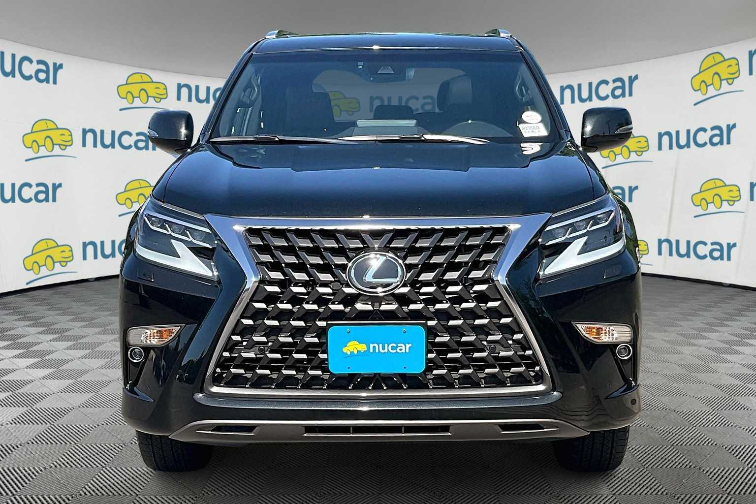 2023 Lexus GX 460 Premium Image 2 of 36