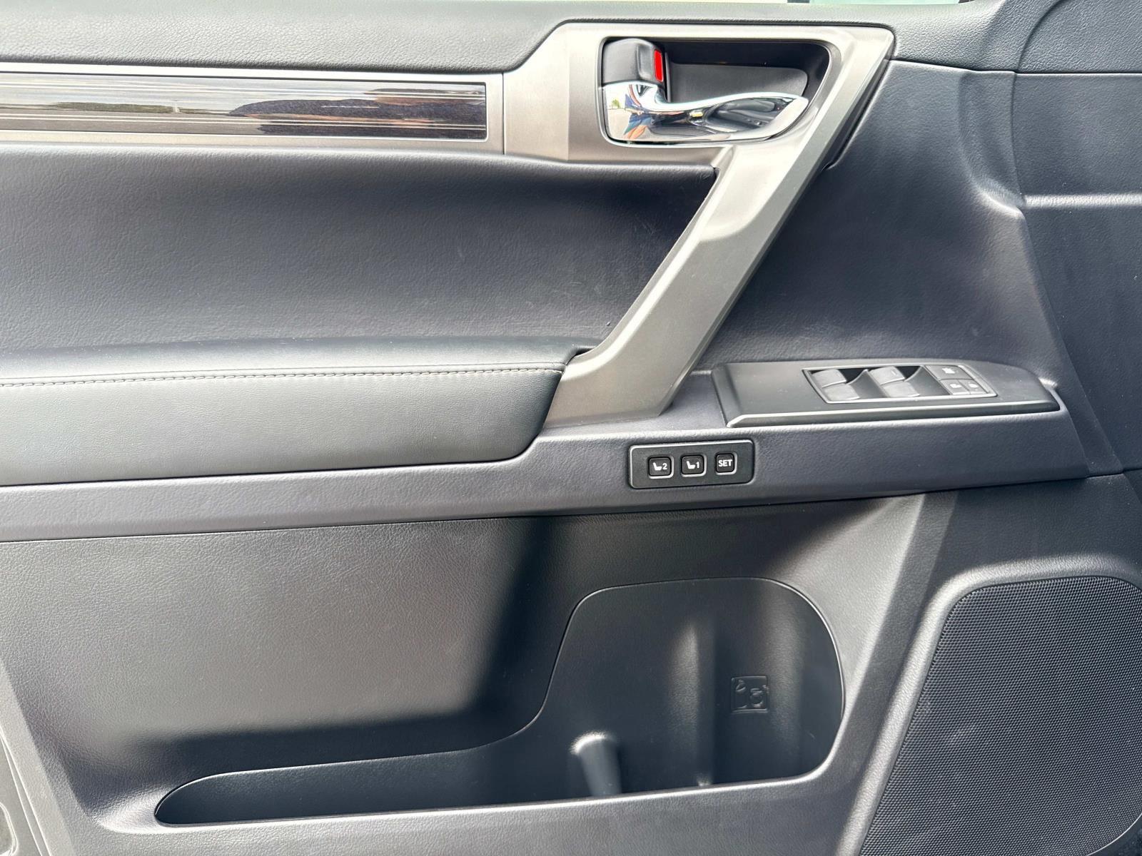 2023 Lexus GX 460 Premium Image 21 of 30