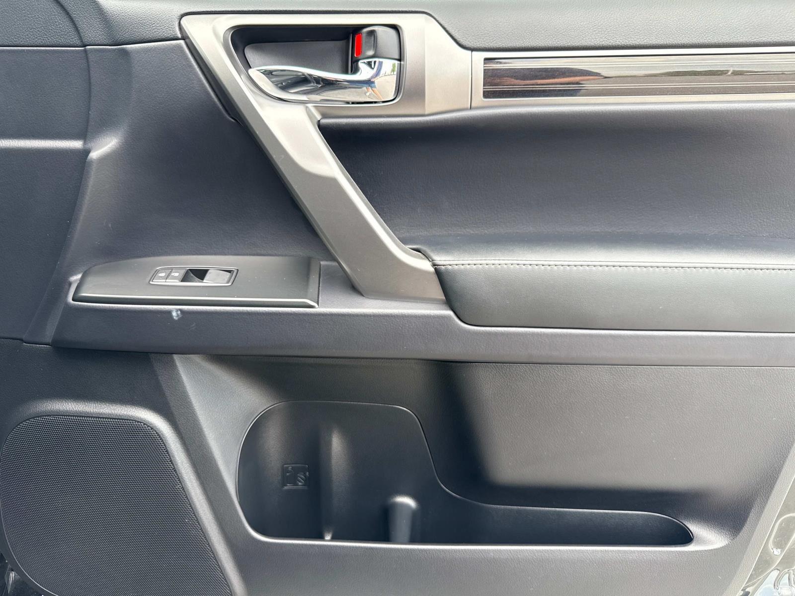 2023 Lexus GX 460 Premium Image 22 of 30