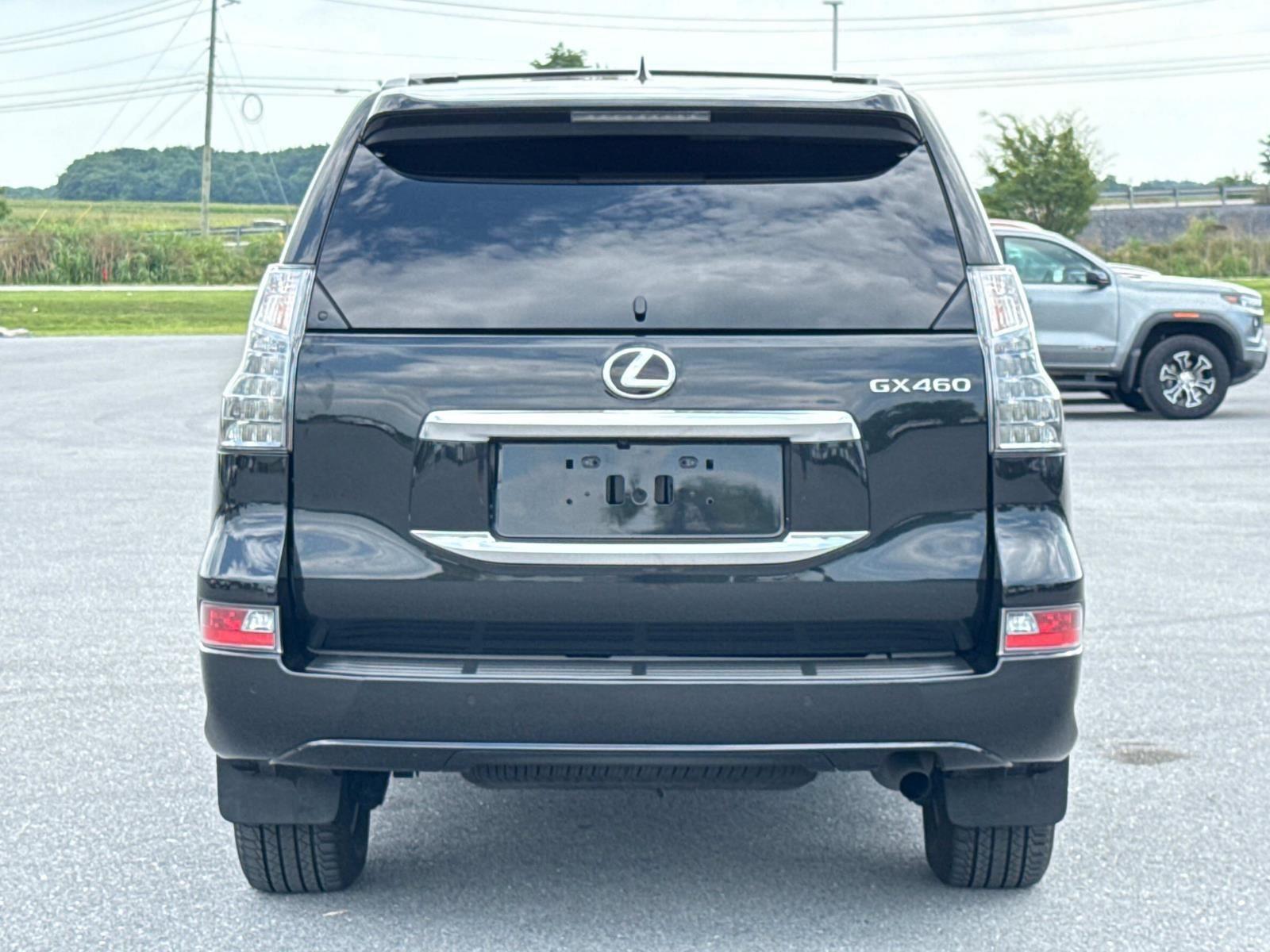 2023 Lexus GX 460 Premium Image 5 of 30