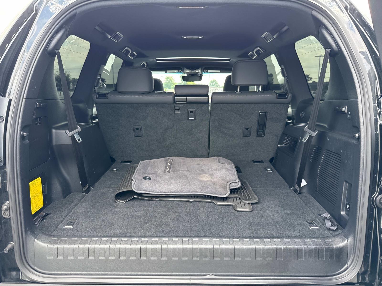 2023 Lexus GX 460 Premium Image 8 of 30