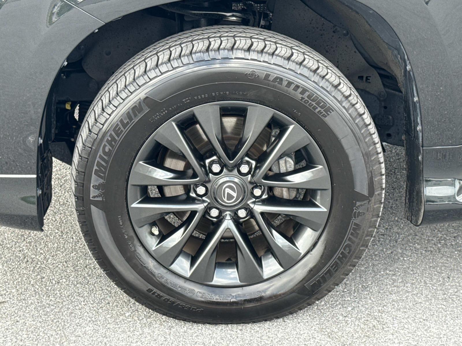 2023 Lexus GX 460 Premium Image 7 of 30