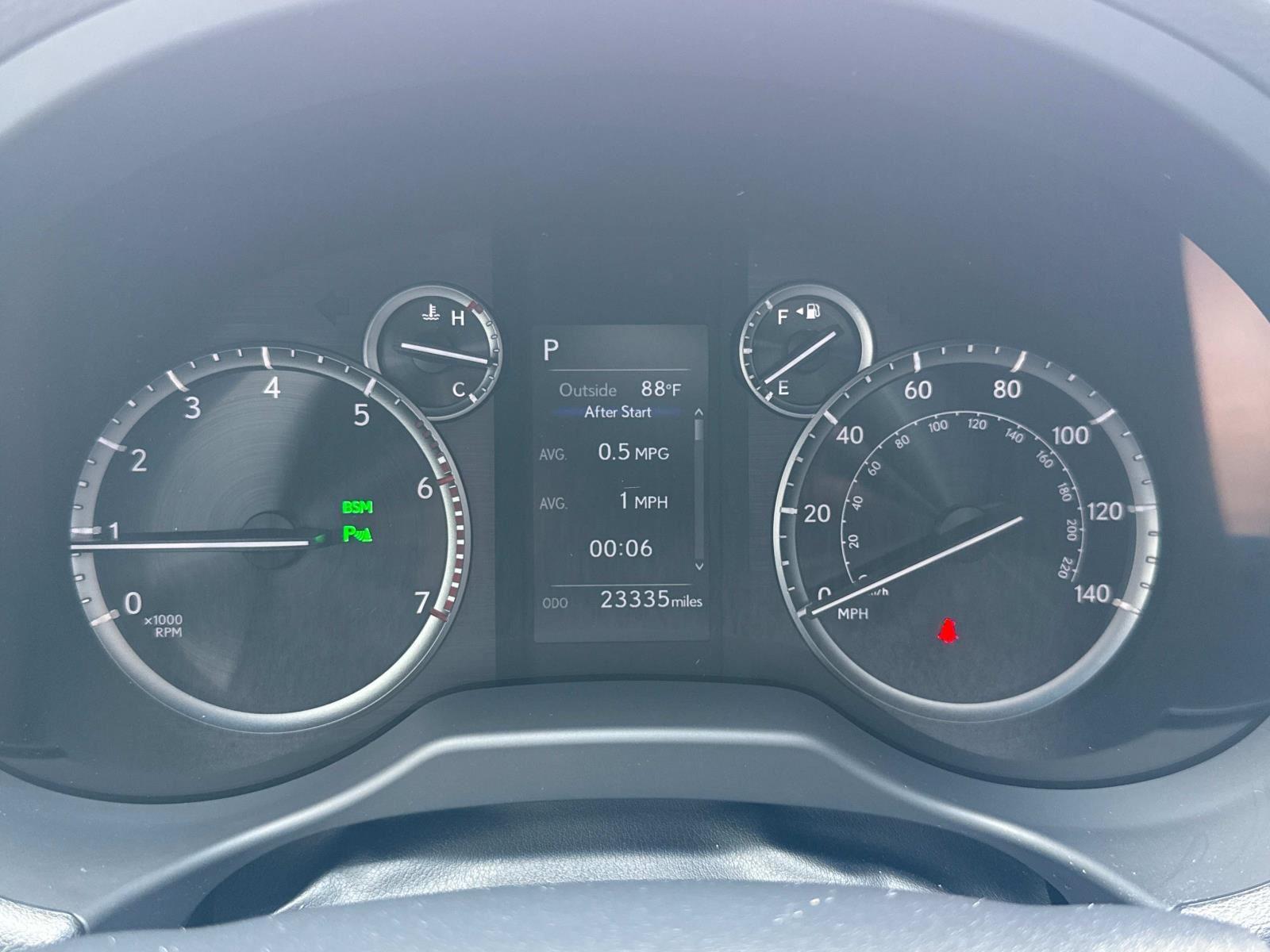 2023 Lexus GX 460 Premium Image 15 of 30