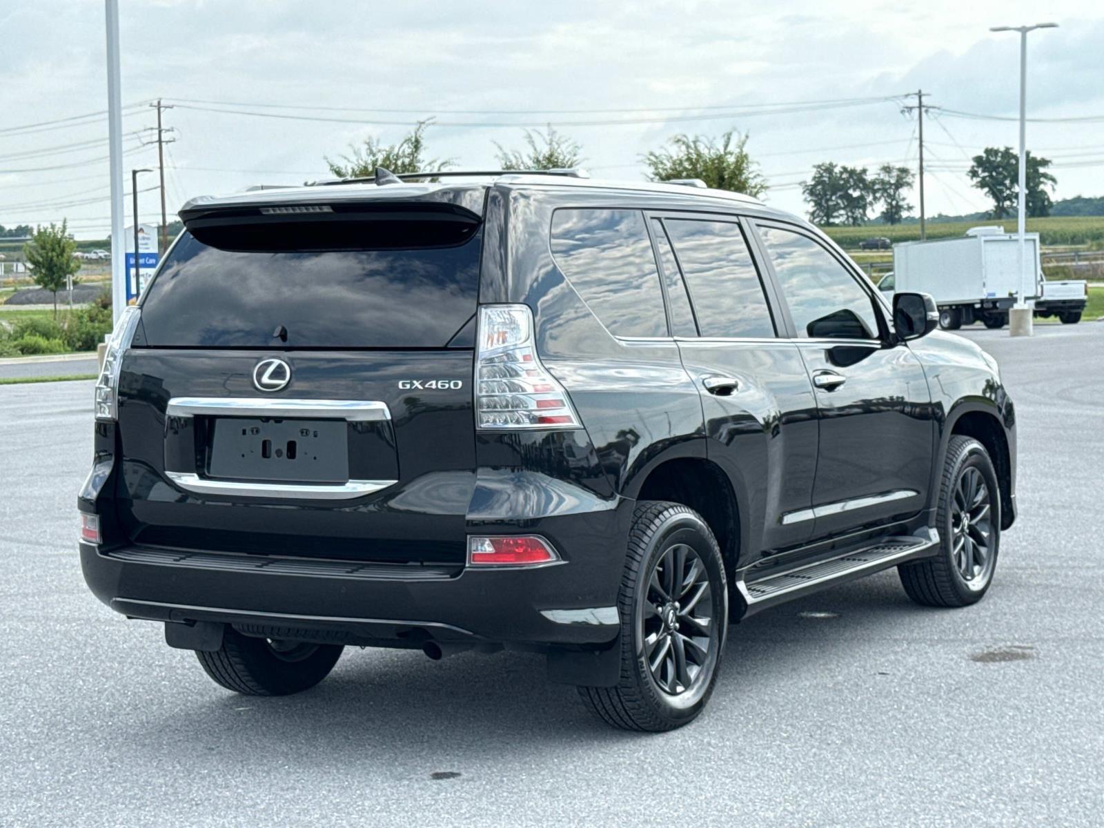 2023 Lexus GX 460 Premium Image 4 of 30