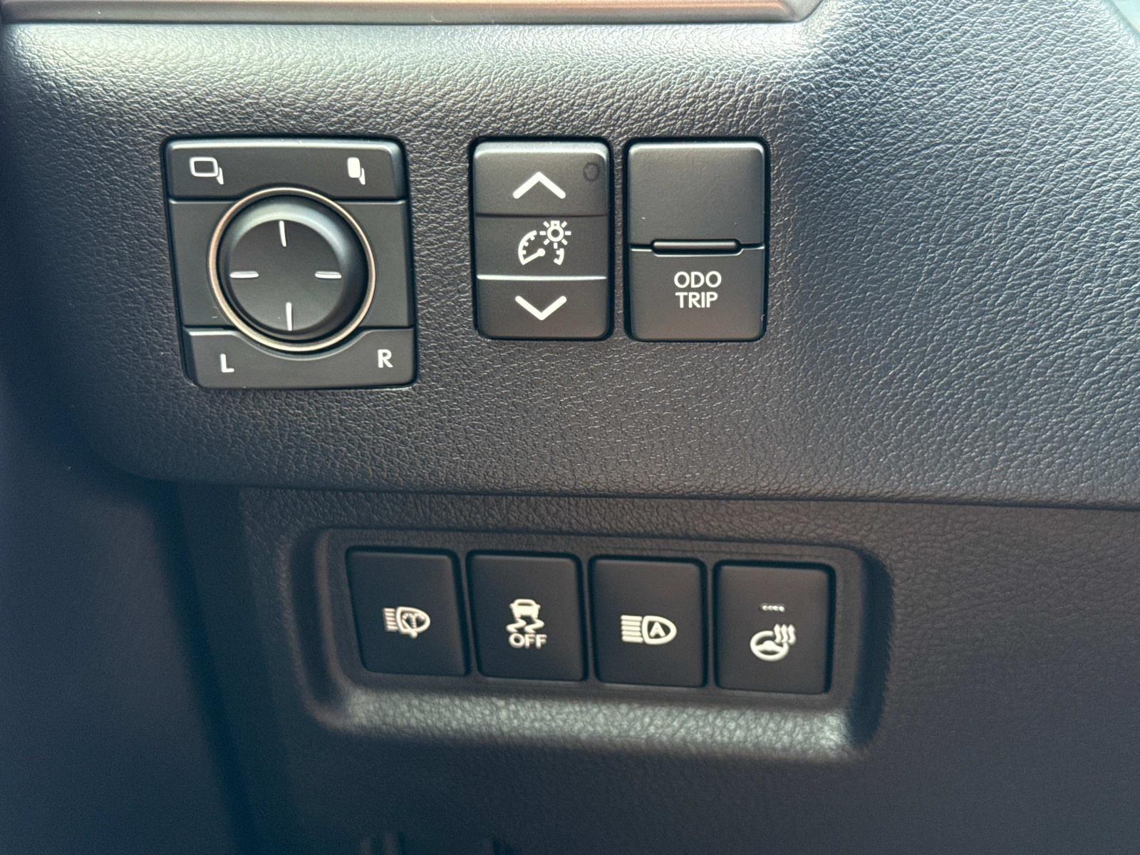 2023 Lexus GX 460 Premium Image 24 of 30