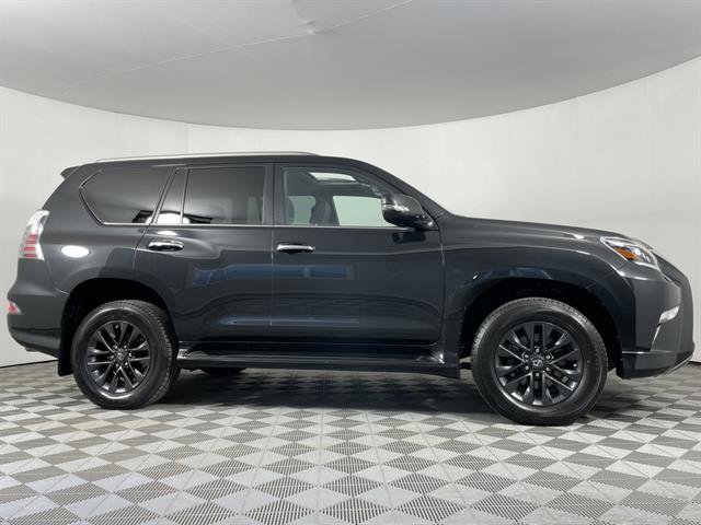 2023 Lexus GX 460 Premium Image 5 of 24