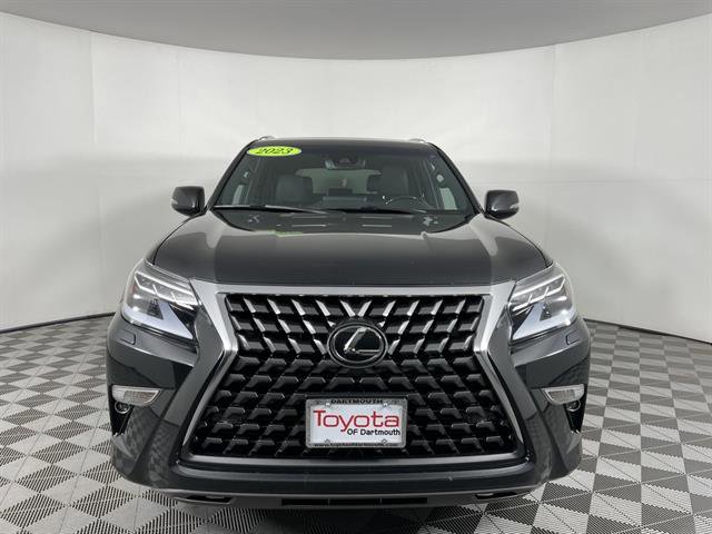 2023 Lexus GX 460 Premium Image 2 of 24
