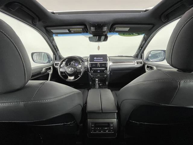 2023 Lexus GX 460 Premium Image 13 of 24