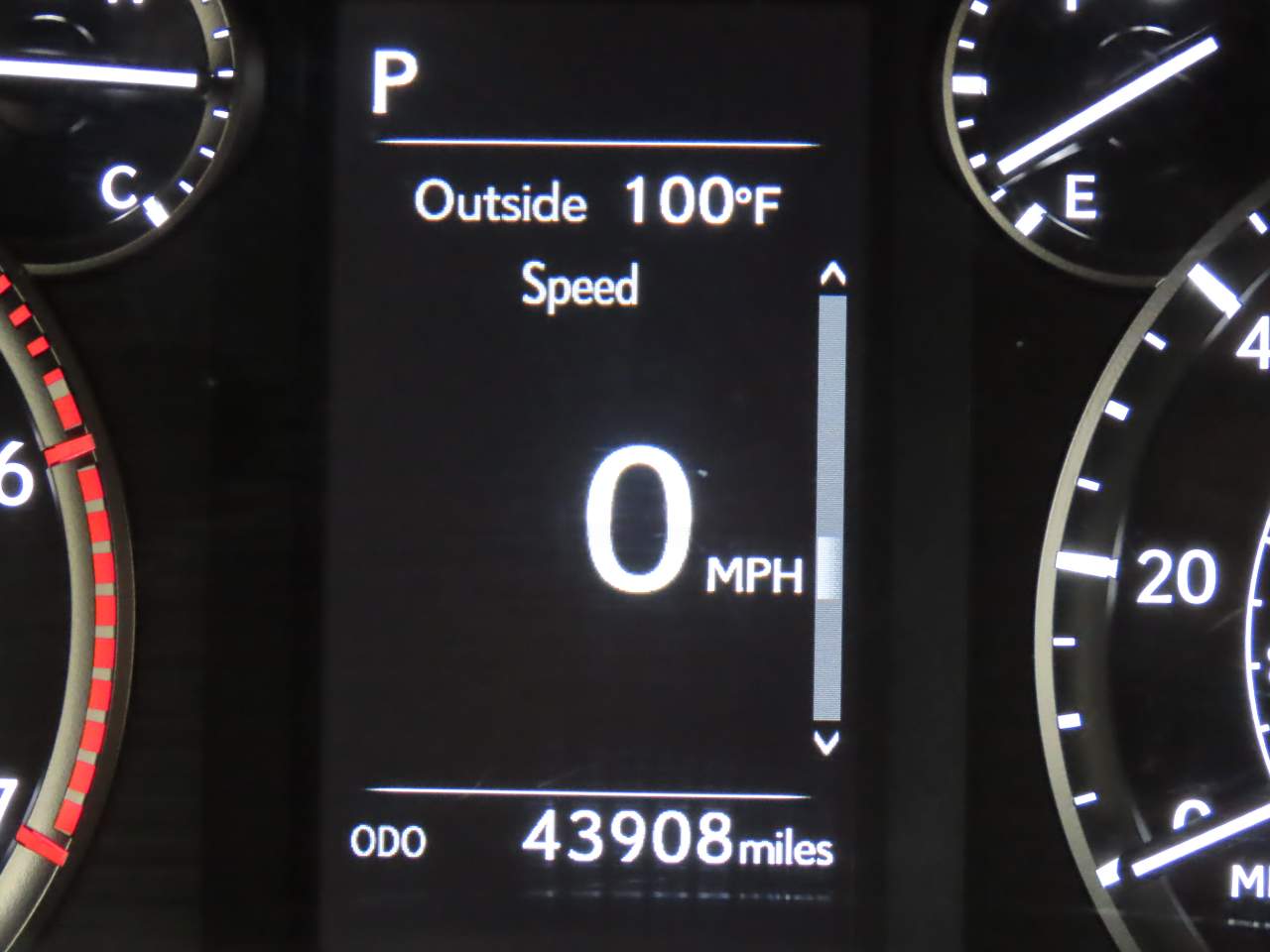 2023 Lexus GX 460 Premium Image 14 of 19