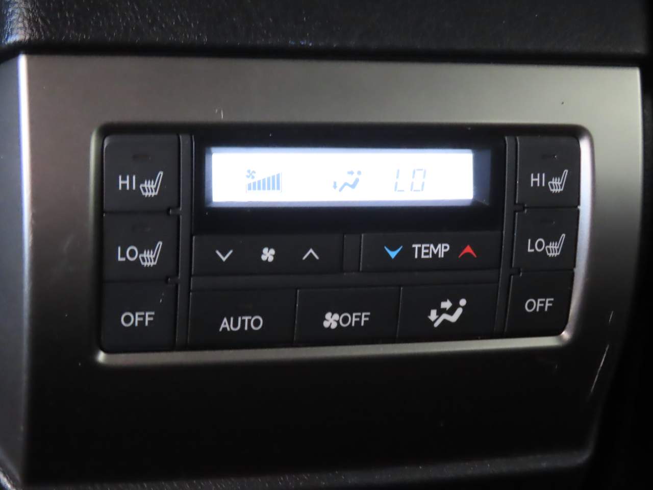 2023 Lexus GX 460 Premium Image 17 of 19