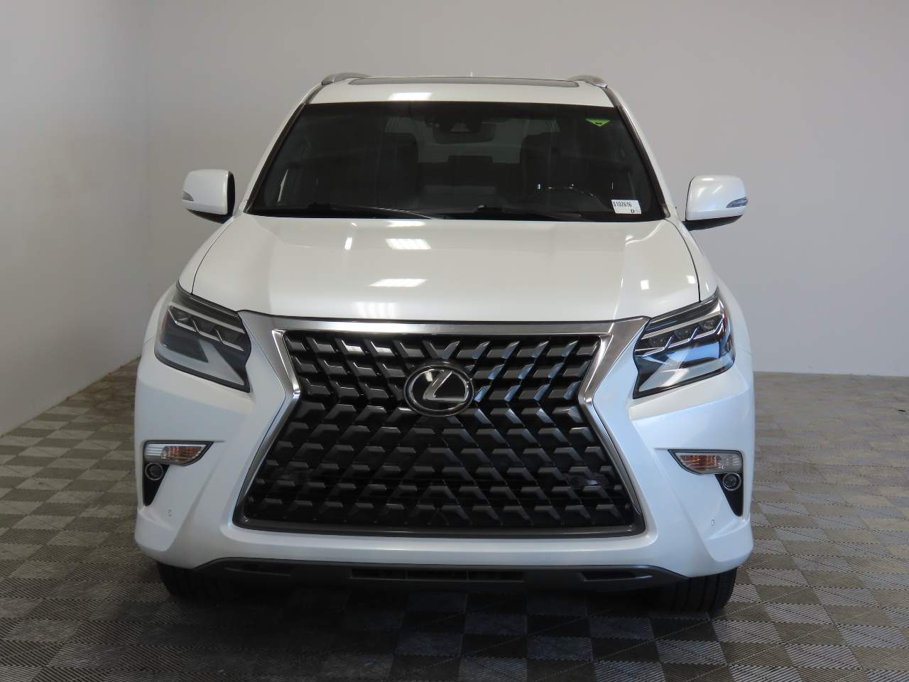 2023 Lexus GX 460 Premium Image 2 of 19