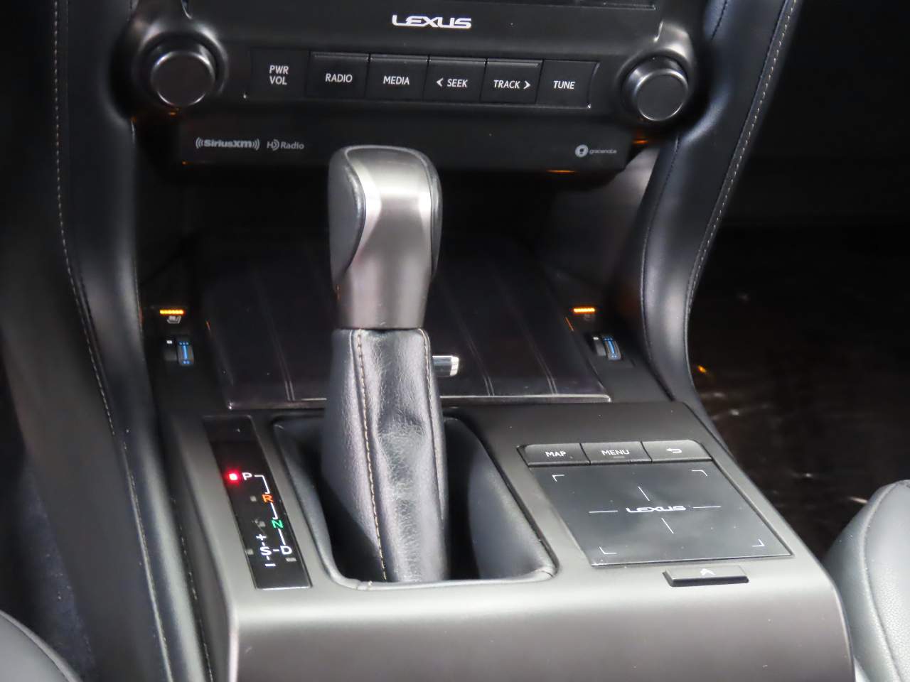 2023 Lexus GX 460 Premium Image 16 of 19