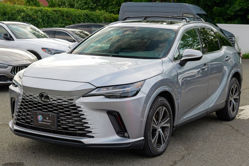 2023 Lexus RX 350 Image 2 of 60