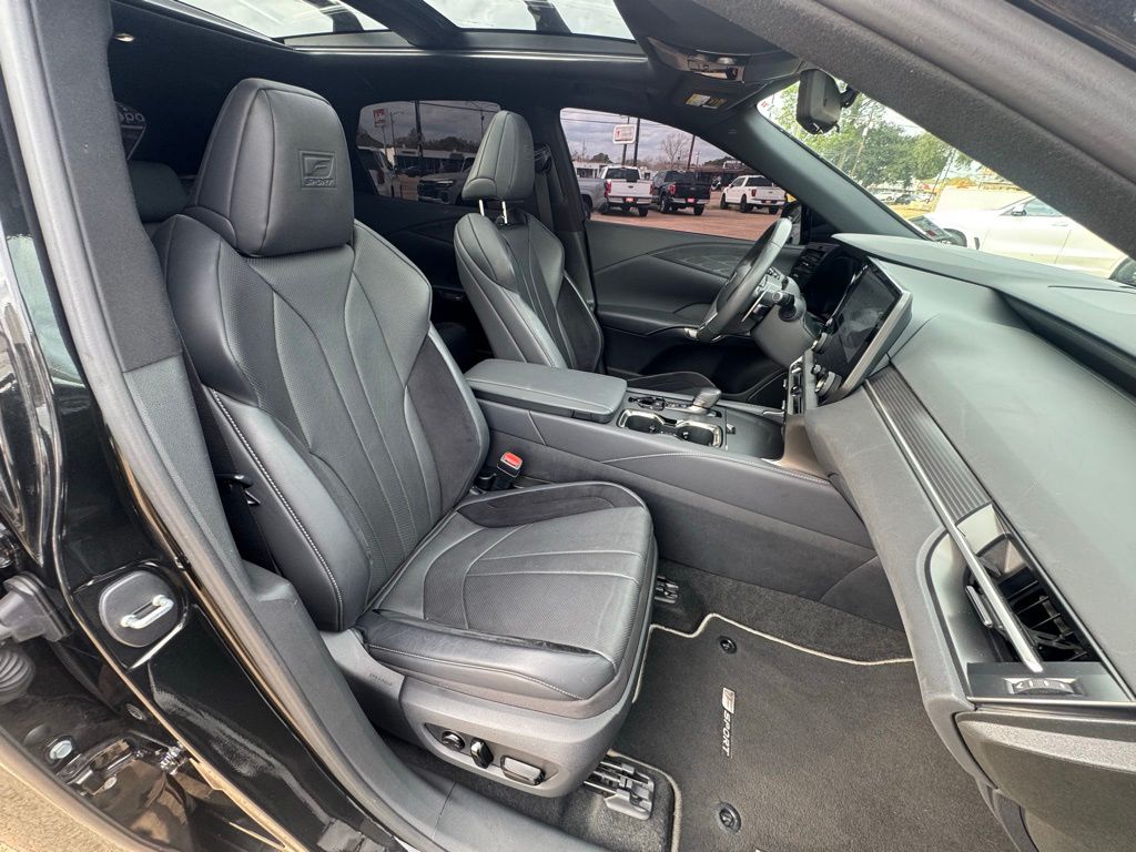 2023 Lexus RX RX 500h F SPORT Performance Image 12 of 21