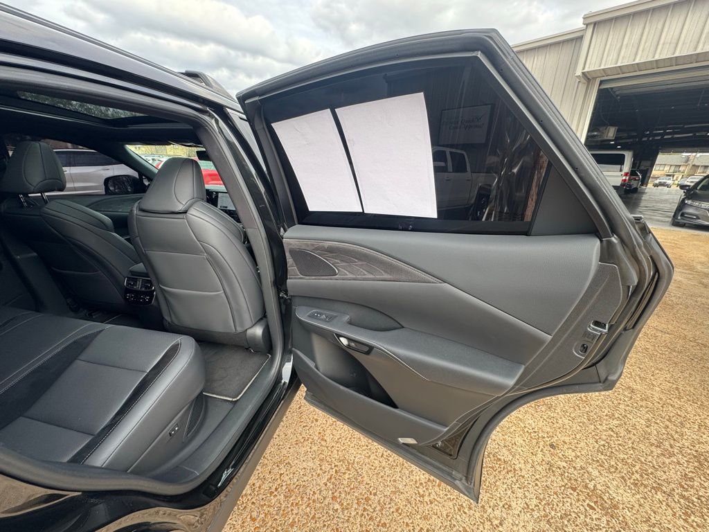 2023 Lexus RX RX 500h F SPORT Performance Image 13 of 21