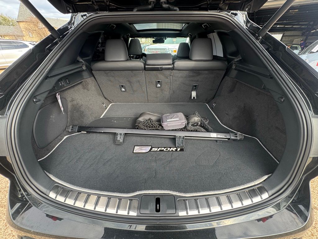 2023 Lexus RX RX 500h F SPORT Performance Image 7 of 21