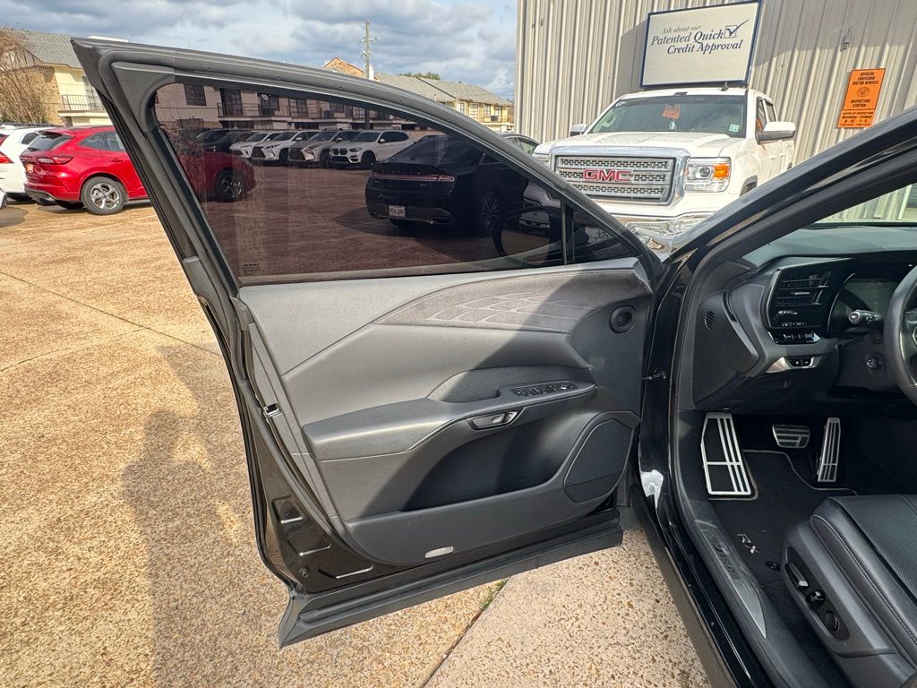 2023 Lexus RX RX 500h F SPORT Performance Image 16 of 21