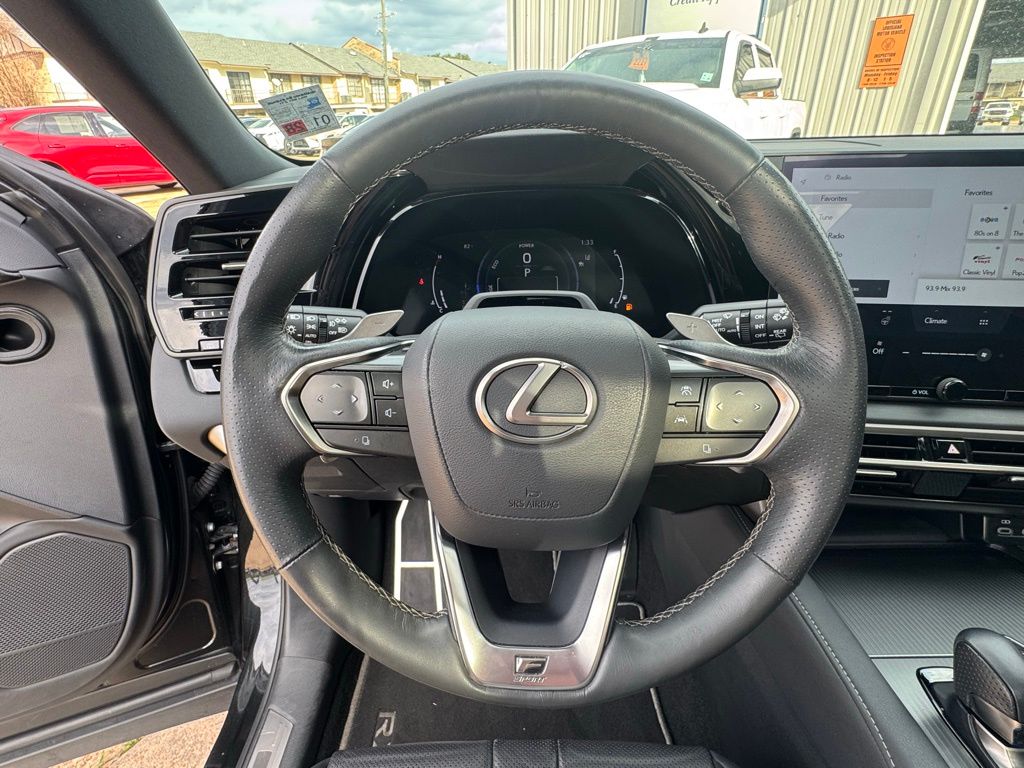 2023 Lexus RX RX 500h F SPORT Performance Image 19 of 21