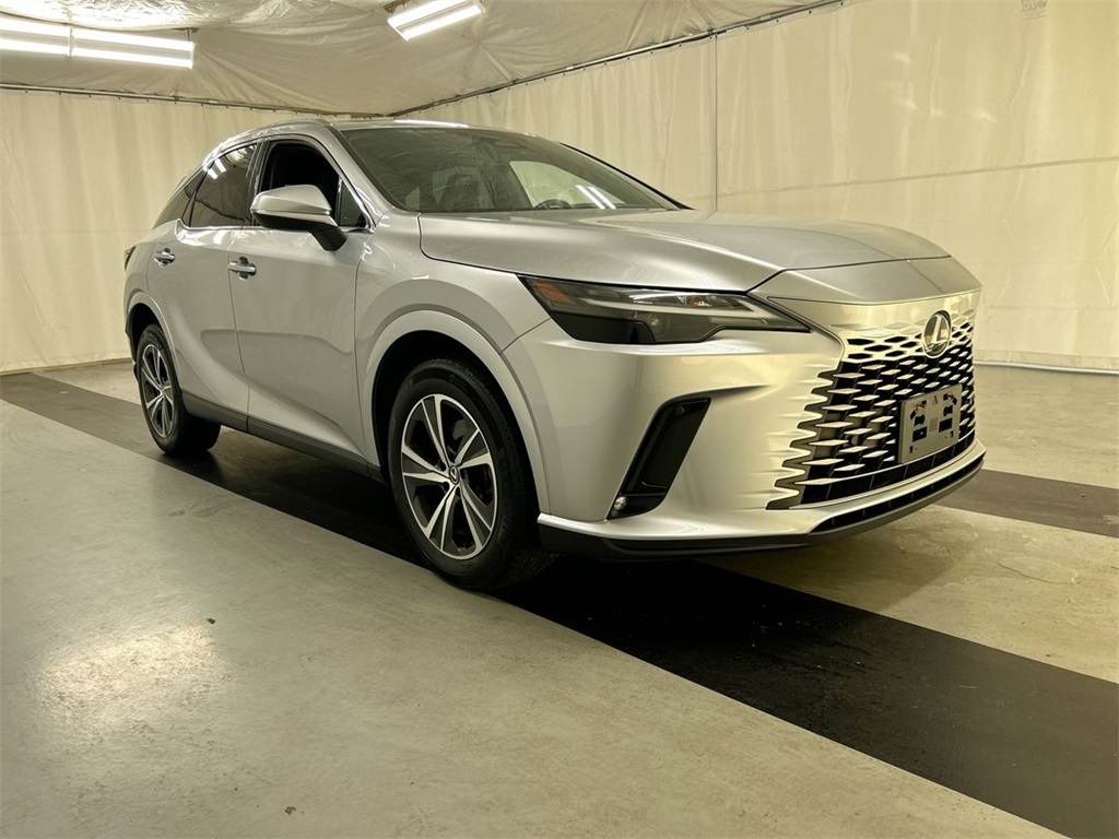 2023 Lexus RX 350 Image 3 of 24