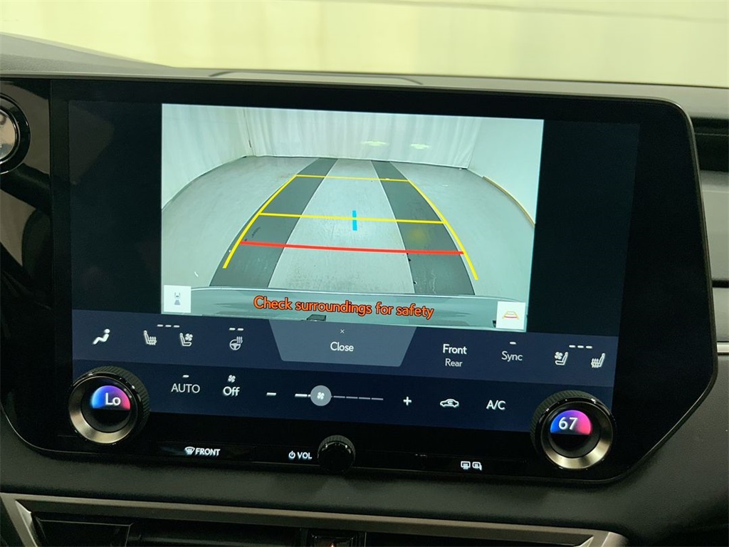 2023 Lexus RX 350 Image 17 of 24