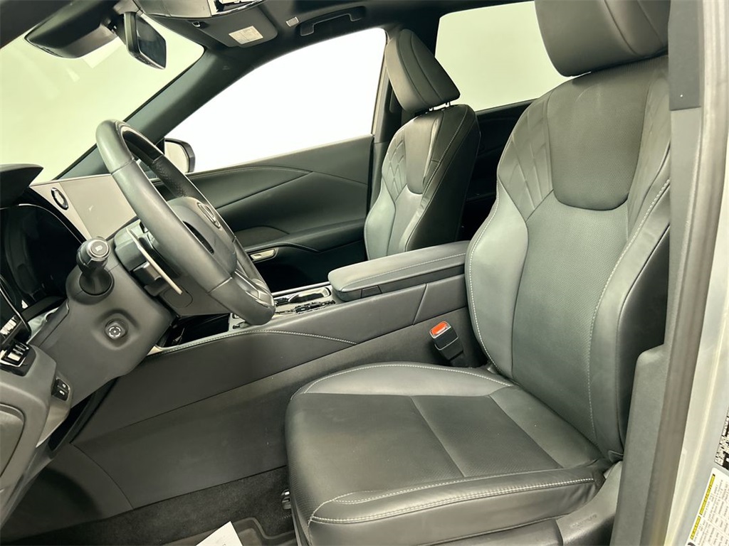 2023 Lexus RX 350 Image 13 of 24