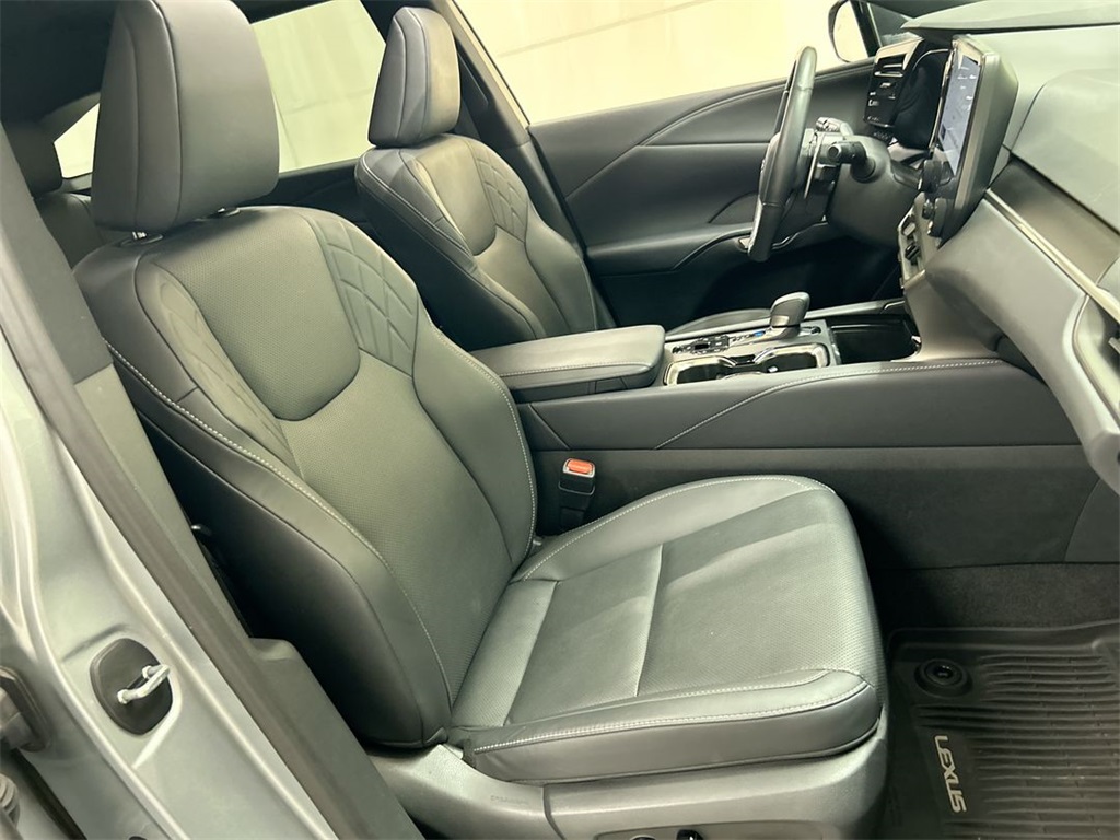 2023 Lexus RX 350 Image 12 of 24