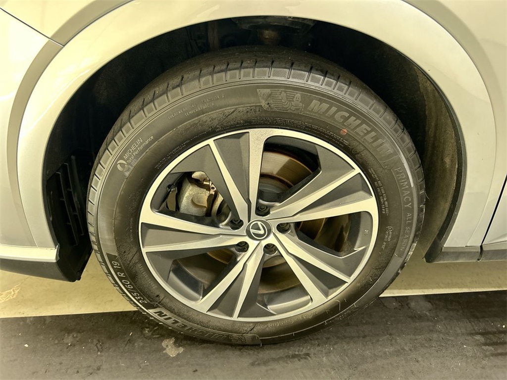 2023 Lexus RX 350 Image 9 of 24