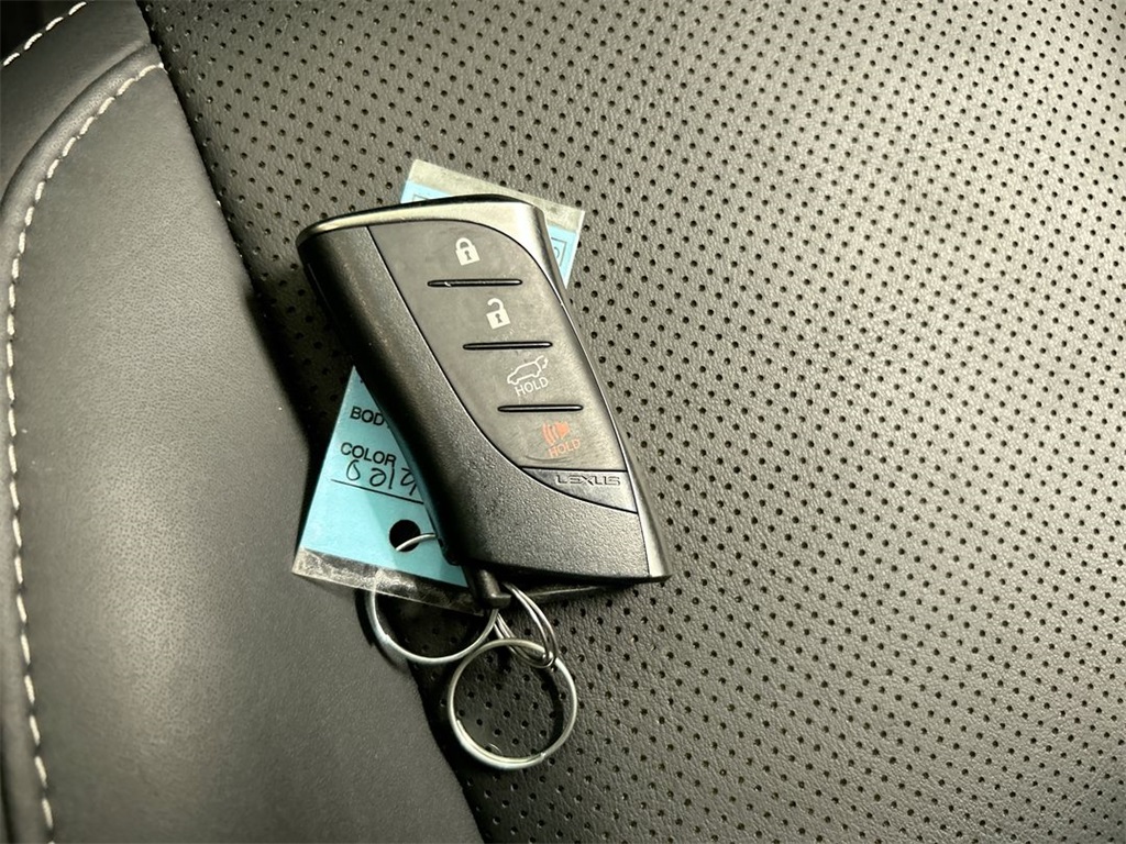 2023 Lexus RX 350 Image 21 of 24