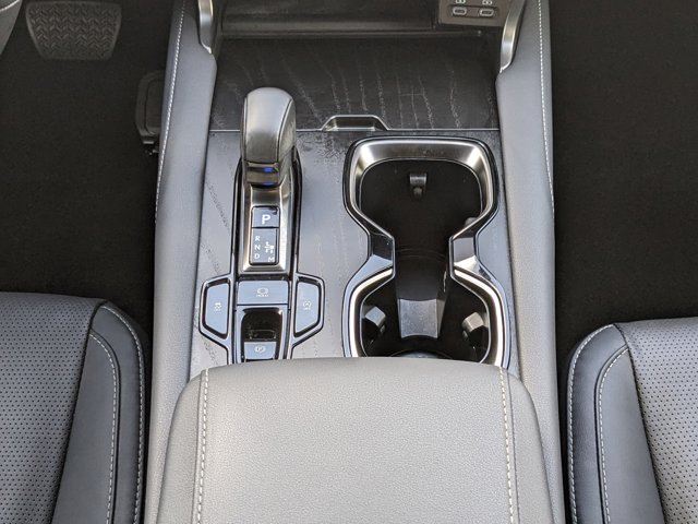 Vehicle image 24 of 36