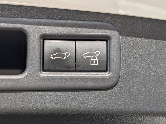 Vehicle image 16 of 36