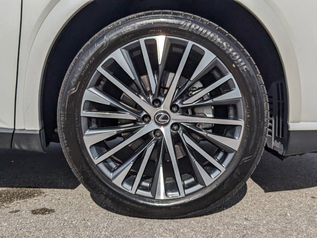 Vehicle image 13 of 36