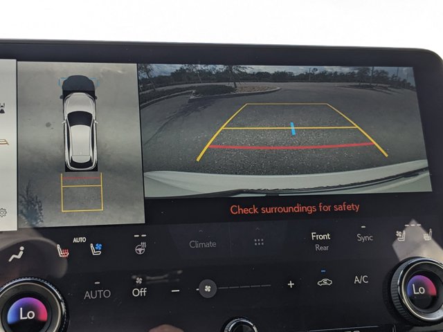 Vehicle image 27 of 36
