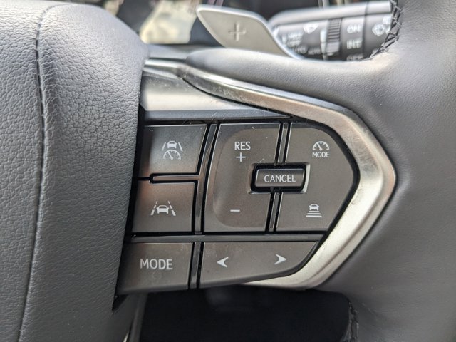 Vehicle image 33 of 36