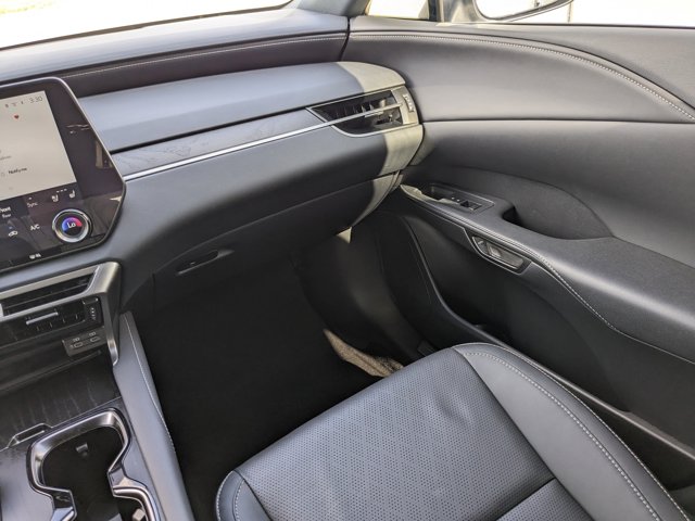 Vehicle image 22 of 36